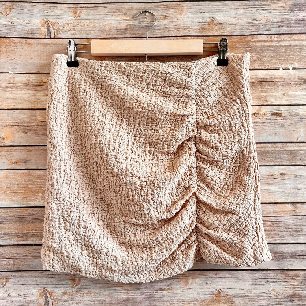 Forever 21 Skirt Women’s Size XL Cream Beige Textured Ruched Mini NWT